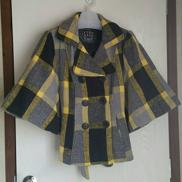 Adorable plaid bell-sleeved coat - Picture 3 of 6
